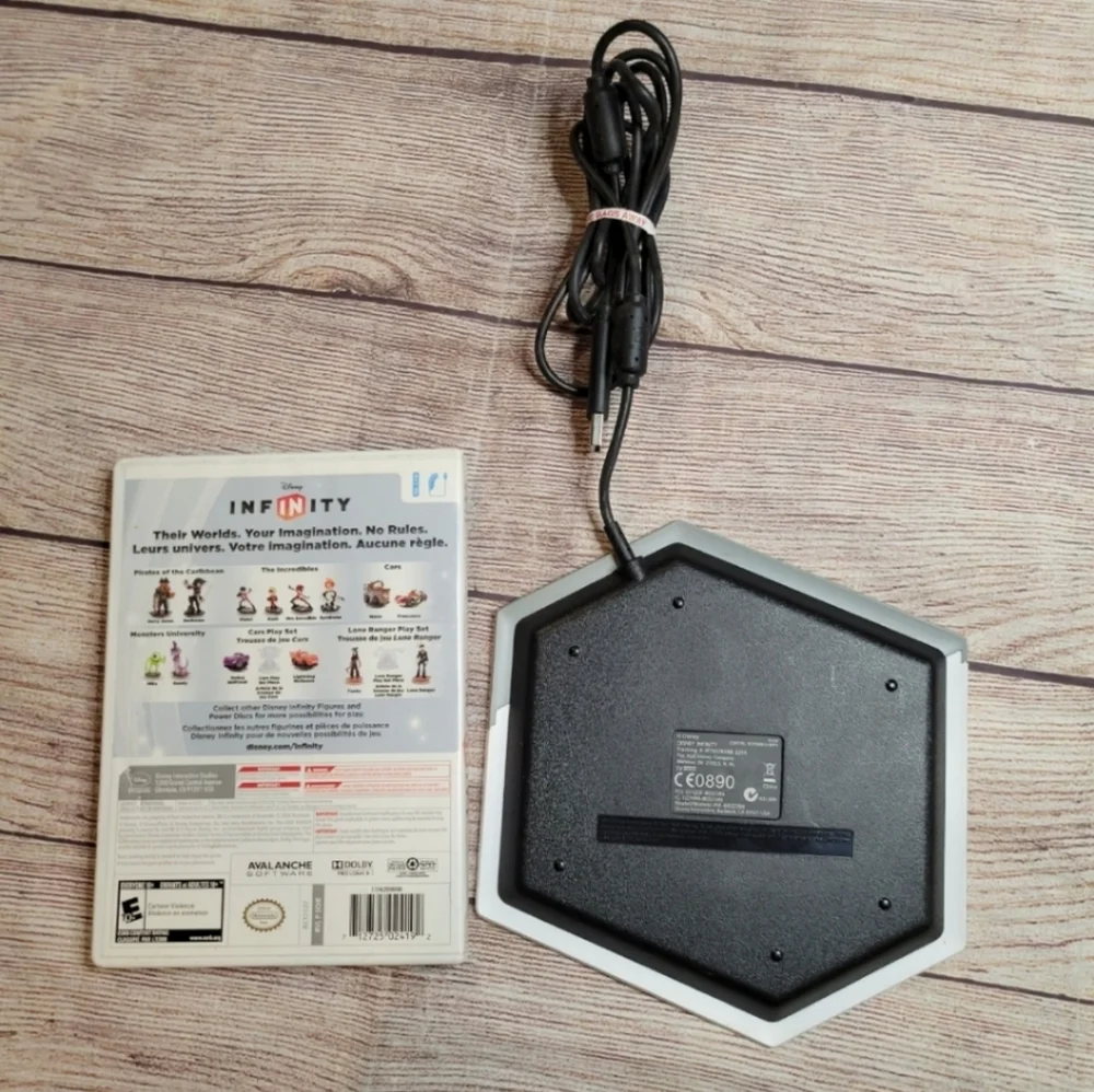 Nintendo wii Disney Infinity game and gaming pad